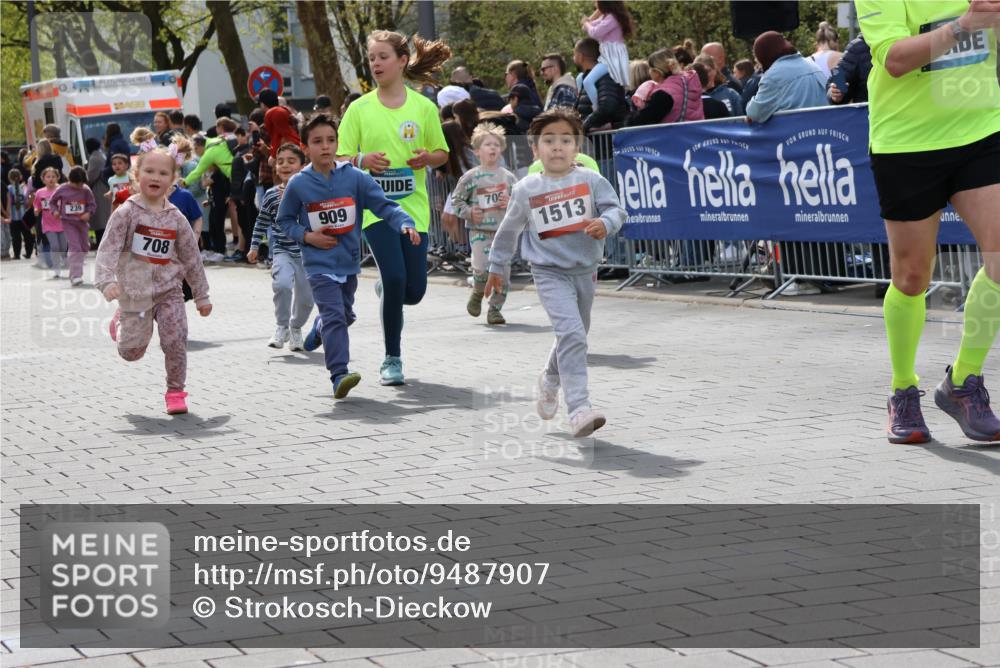 12.04.2026 - 45. Internationalen Wilhelmsburger Insellauf Strokosch-Dieckow http://msf.ph/oto/9487907 12.04.2026 14:10:22 Ziel 60, 746, 664, 218, 203, 633, 963, 1513, 909, 708, 615, 184, 187 meine-sportfotos.de