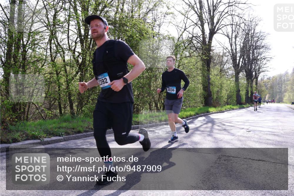12.04.2026 - 45. Internationalen Wilhelmsburger Insellauf Yannick Fuchs http://msf.ph/oto/9487909 12.04.2026 10:38:38 Laufen 392, 3036 meine-sportfotos.de