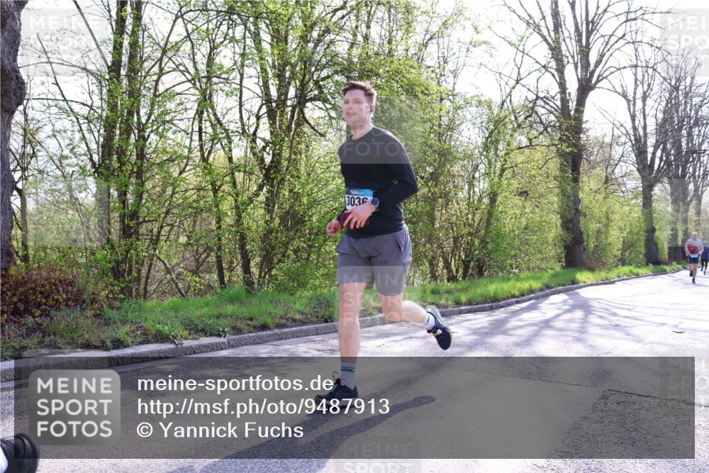12.04.2026 - 45. Internationalen Wilhelmsburger Insellauf Yannick Fuchs http://msf.ph/oto/9487913 12.04.2026 10:38:39 Laufen 303 meine-sportfotos.de