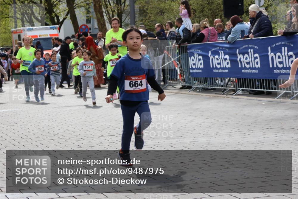 12.04.2026 - 45. Internationalen Wilhelmsburger Insellauf Strokosch-Dieckow http://msf.ph/oto/9487975 12.04.2026 14:10:20 Ziel 205, 153, 48, 86, 132, 417, 60, 746, 664, 218, 203, 633, 963, 1513, 909, 708, 615 meine-sportfotos.de