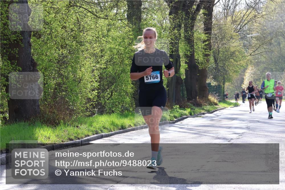 12.04.2026 - 45. Internationalen Wilhelmsburger Insellauf Yannick Fuchs http://msf.ph/oto/9488023 12.04.2026 10:33:12 Laufen 5766, 3747, 490 meine-sportfotos.de