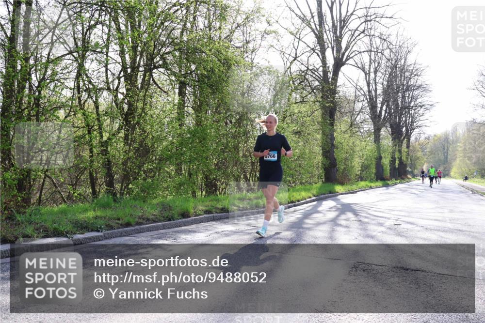 12.04.2026 - 45. Internationalen Wilhelmsburger Insellauf Yannick Fuchs http://msf.ph/oto/9488052 12.04.2026 10:33:15 Laufen 5766 meine-sportfotos.de