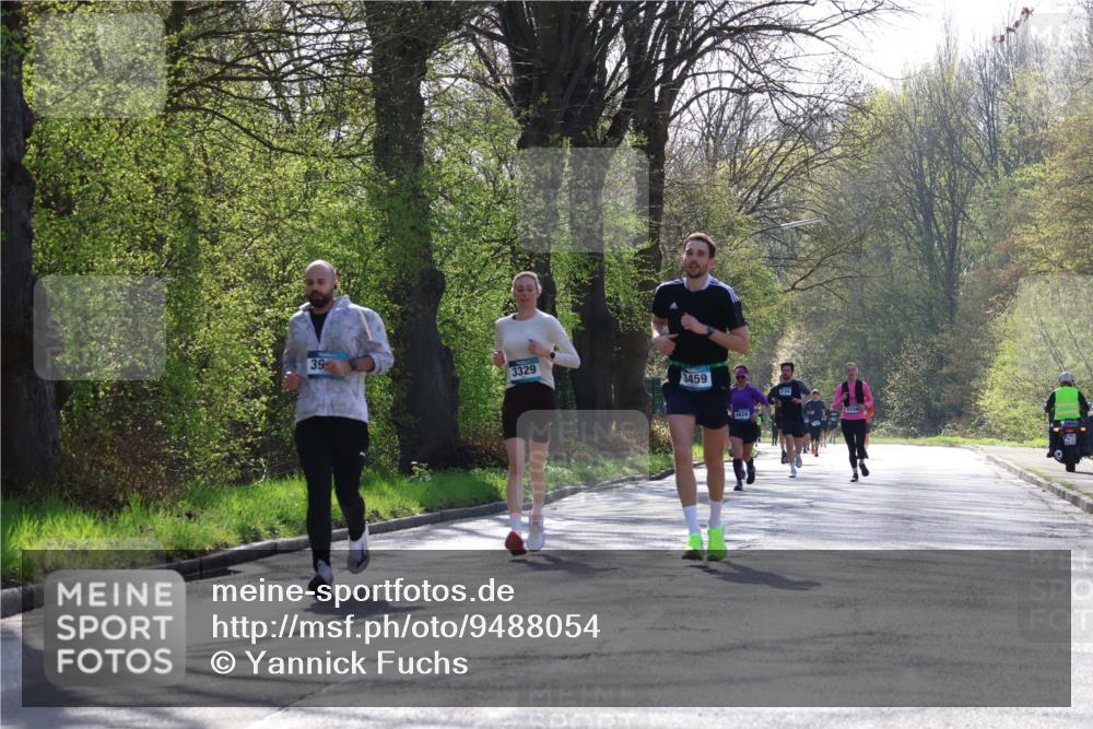 12.04.2026 - 45. Internationalen Wilhelmsburger Insellauf Yannick Fuchs http://msf.ph/oto/9488054 12.04.2026 10:39:00 Laufen 39, 3329, 3459, 4929, 2154 meine-sportfotos.de