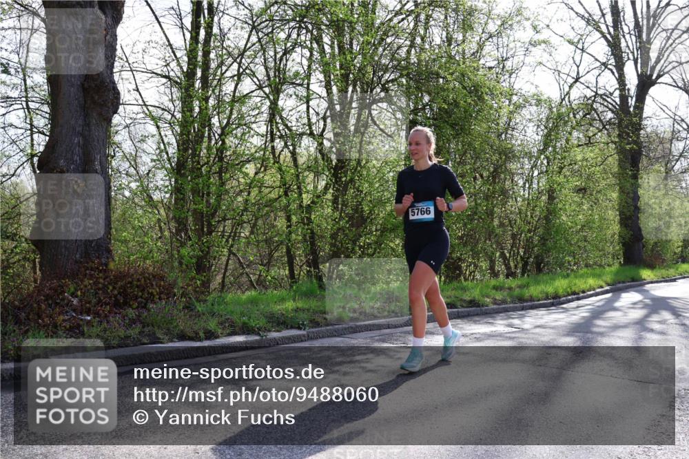 12.04.2026 - 45. Internationalen Wilhelmsburger Insellauf Yannick Fuchs http://msf.ph/oto/9488060 12.04.2026 10:33:15 Laufen 5766 meine-sportfotos.de