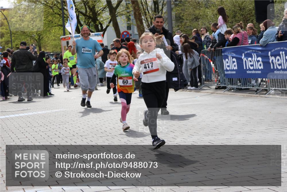 12.04.2026 - 45. Internationalen Wilhelmsburger Insellauf Strokosch-Dieckow http://msf.ph/oto/9488073 12.04.2026 14:10:15 Ziel 946, 738, 201, 189, 269, 1524, 961, 938, 198, 932, 639, 205, 153, 48, 86, 132, 417, 60, 746, 664, 218, 203, 633 meine-sportfotos.de