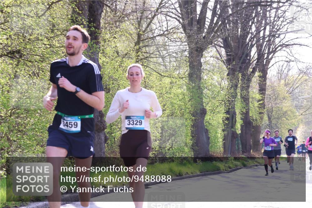 12.04.2026 - 45. Internationalen Wilhelmsburger Insellauf Yannick Fuchs http://msf.ph/oto/9488088 12.04.2026 10:39:04 Laufen 3459, 3329, 4929, 3608, 2154 meine-sportfotos.de