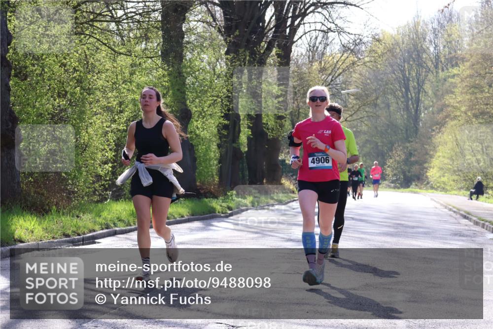12.04.2026 - 45. Internationalen Wilhelmsburger Insellauf Yannick Fuchs http://msf.ph/oto/9488098 12.04.2026 10:33:26 Laufen 4906 meine-sportfotos.de
