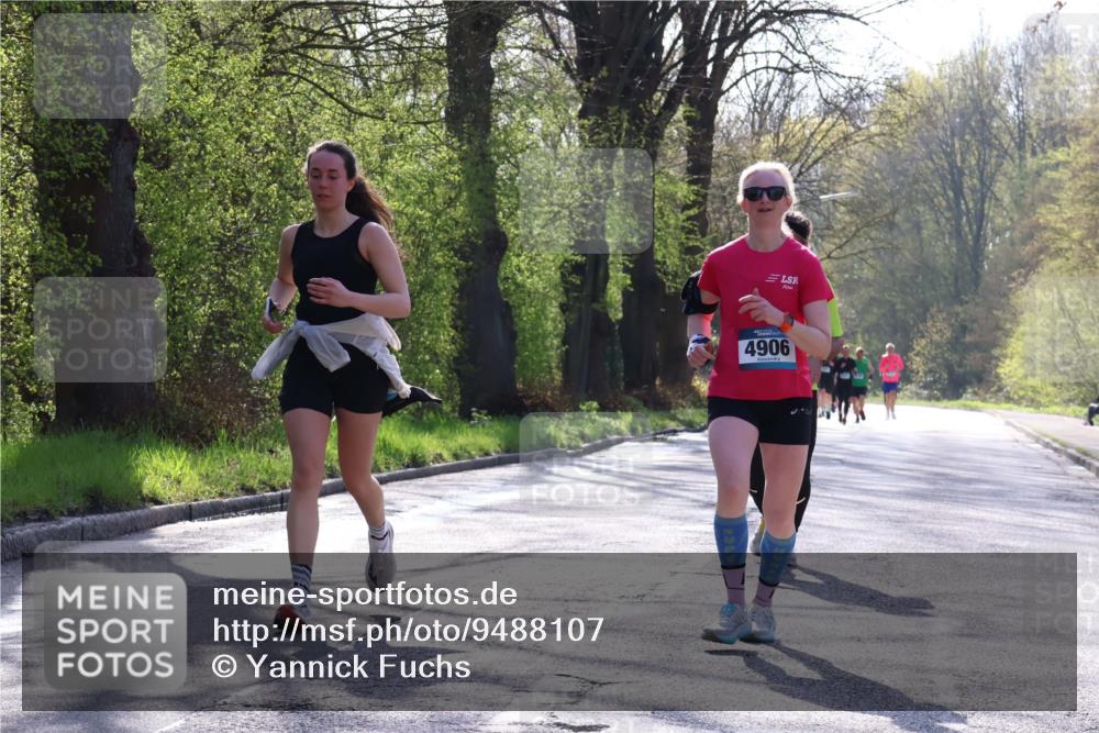 12.04.2026 - 45. Internationalen Wilhelmsburger Insellauf Yannick Fuchs http://msf.ph/oto/9488107 12.04.2026 10:33:27 Laufen 4906 meine-sportfotos.de