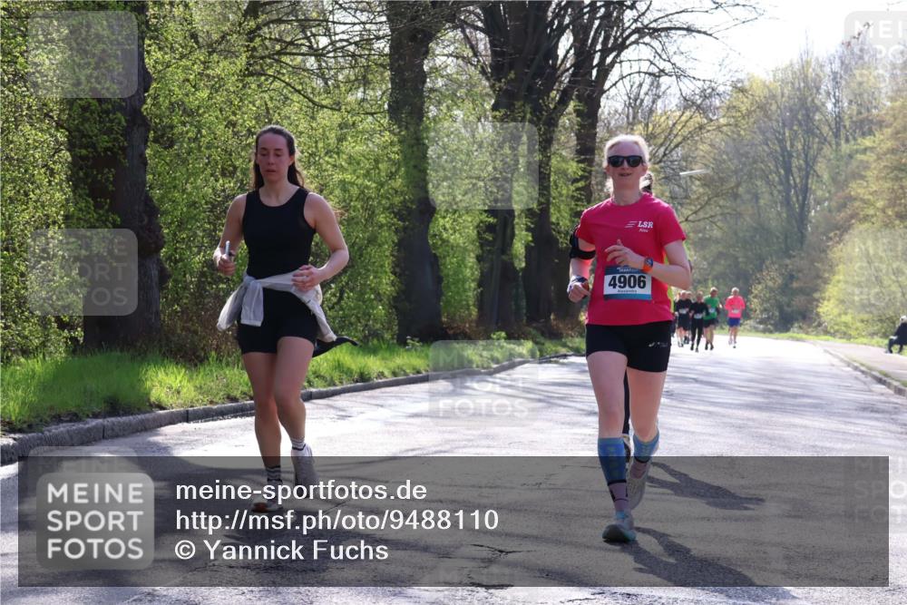 12.04.2026 - 45. Internationalen Wilhelmsburger Insellauf Yannick Fuchs http://msf.ph/oto/9488110 12.04.2026 10:33:27 Laufen 4906 meine-sportfotos.de