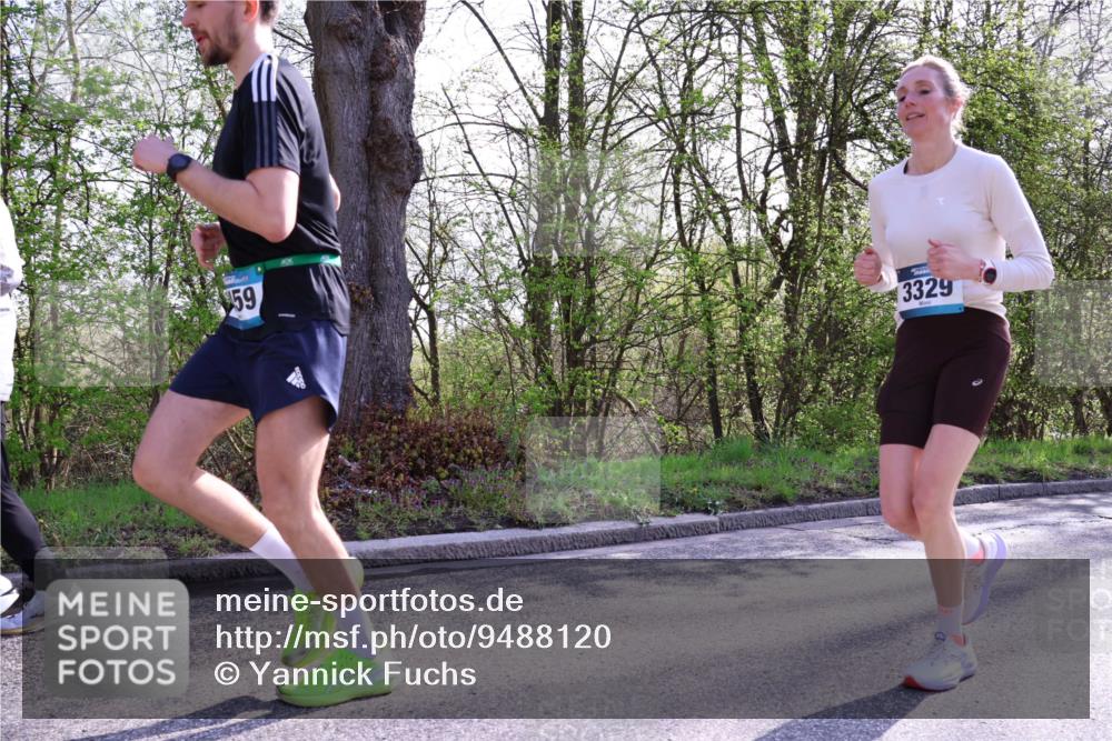 12.04.2026 - 45. Internationalen Wilhelmsburger Insellauf Yannick Fuchs http://msf.ph/oto/9488120 12.04.2026 10:39:06 Laufen 59, 3329 meine-sportfotos.de
