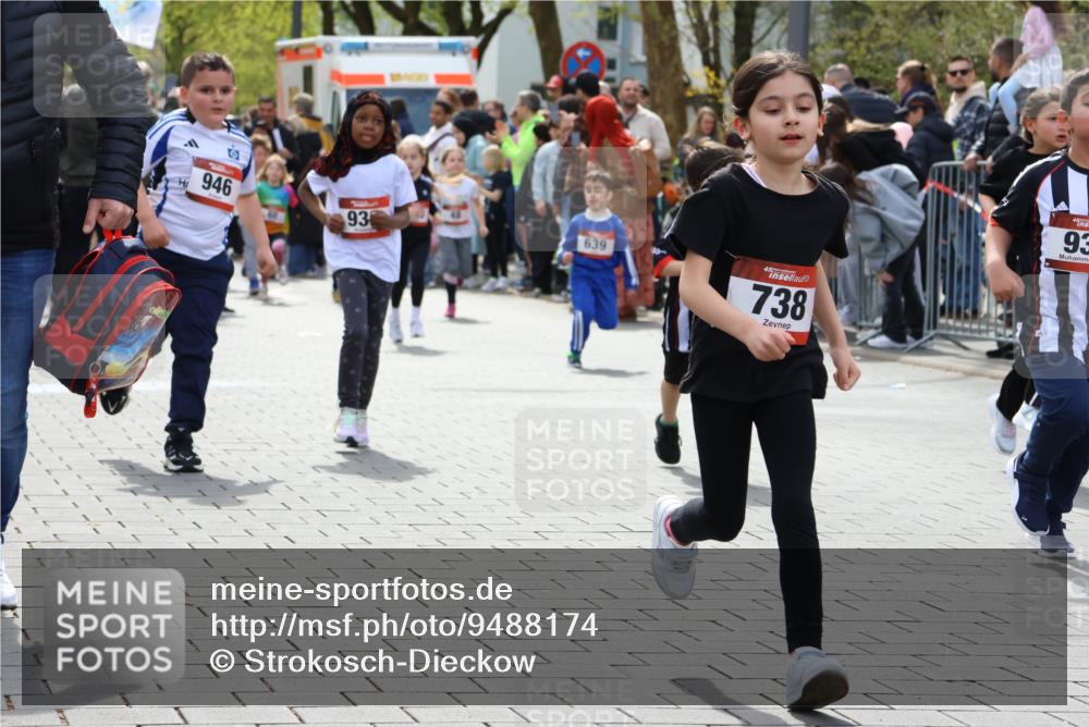 12.04.2026 - 45. Internationalen Wilhelmsburger Insellauf Strokosch-Dieckow http://msf.ph/oto/9488174 12.04.2026 14:10:08 Ziel 745, 207, 920, 770, 182, 19, 913, 181, 529, 942, 157, 1518, 192, 946, 738, 201, 189, 269, 1524, 961, 938, 198, 932, 639, 205, 153, 48 meine-sportfotos.de