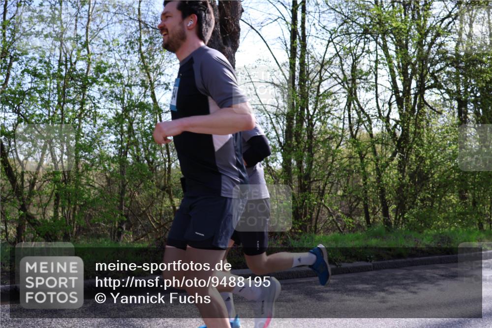 12.04.2026 - 45. Internationalen Wilhelmsburger Insellauf Yannick Fuchs http://msf.ph/oto/9488195 12.04.2026 10:39:17 Laufen  meine-sportfotos.de