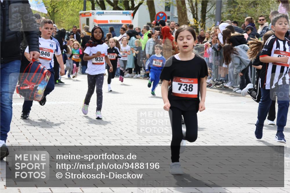 12.04.2026 - 45. Internationalen Wilhelmsburger Insellauf Strokosch-Dieckow http://msf.ph/oto/9488196 12.04.2026 14:10:08 Ziel 745, 207, 920, 770, 182, 19, 913, 181, 529, 942, 157, 1518, 192, 946, 738, 201, 189, 269, 1524, 961, 938, 198, 932, 639, 205, 153, 48 meine-sportfotos.de