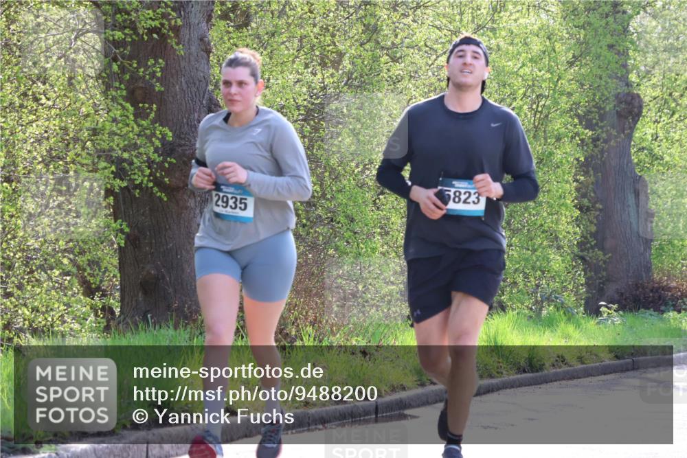 12.04.2026 - 45. Internationalen Wilhelmsburger Insellauf Yannick Fuchs http://msf.ph/oto/9488200 12.04.2026 10:39:18 Laufen 5823, 2935 meine-sportfotos.de