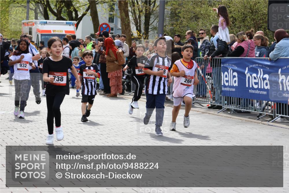 12.04.2026 - 45. Internationalen Wilhelmsburger Insellauf Strokosch-Dieckow http://msf.ph/oto/9488224 12.04.2026 14:10:07 Ziel 224, 745, 207, 920, 770, 182, 19, 913, 181, 529, 942, 157, 1518, 192, 946, 738, 201, 189, 269, 1524, 961, 938, 198, 932, 639 meine-sportfotos.de