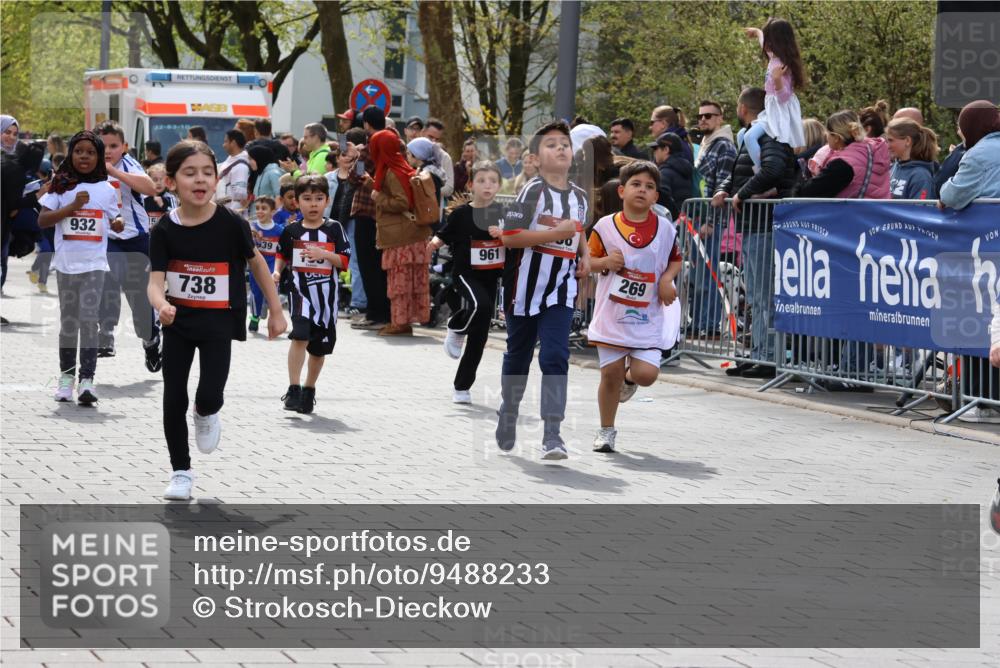 12.04.2026 - 45. Internationalen Wilhelmsburger Insellauf Strokosch-Dieckow http://msf.ph/oto/9488233 12.04.2026 14:10:07 Ziel 224, 745, 207, 920, 770, 182, 19, 913, 181, 529, 942, 157, 1518, 192, 946, 738, 201, 189, 269, 1524, 961, 938, 198, 932, 639 meine-sportfotos.de