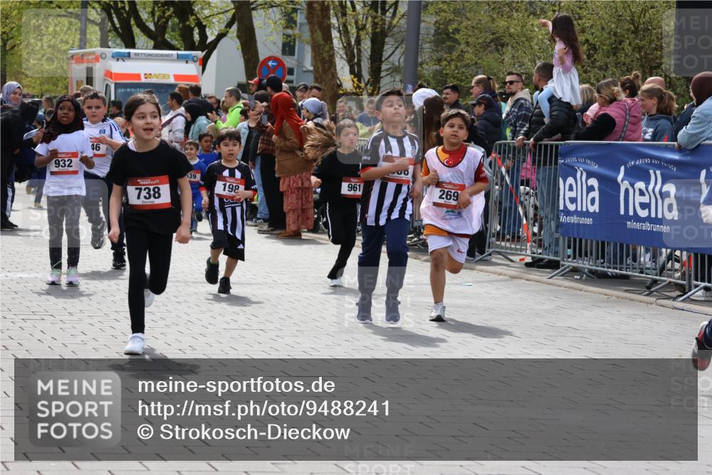 12.04.2026 - 45. Internationalen Wilhelmsburger Insellauf Strokosch-Dieckow http://msf.ph/oto/9488241 12.04.2026 14:10:07 Ziel 224, 745, 207, 920, 770, 182, 19, 913, 181, 529, 942, 157, 1518, 192, 946, 738, 201, 189, 269, 1524, 961, 938, 198, 932, 639 meine-sportfotos.de