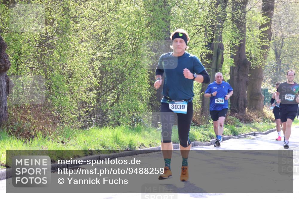 12.04.2026 - 45. Internationalen Wilhelmsburger Insellauf Yannick Fuchs http://msf.ph/oto/9488259 12.04.2026 10:39:23 Laufen 3039, 4756, 250, 3234 meine-sportfotos.de