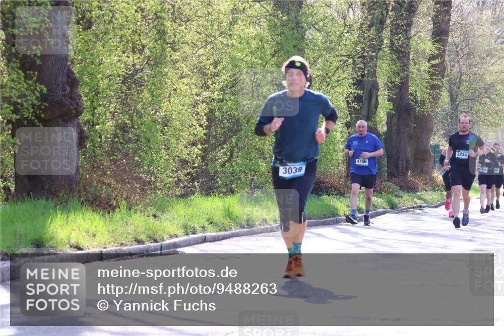 12.04.2026 - 45. Internationalen Wilhelmsburger Insellauf Yannick Fuchs http://msf.ph/oto/9488263 12.04.2026 10:39:24 Laufen 3039, 4756, 3234, 3049 meine-sportfotos.de