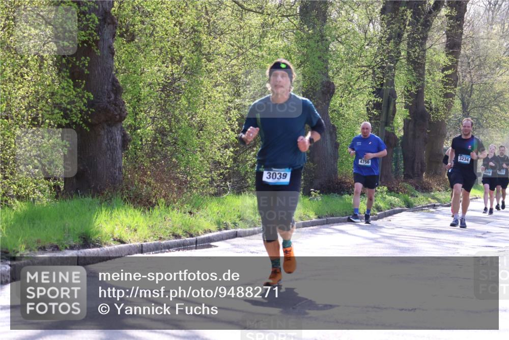 12.04.2026 - 45. Internationalen Wilhelmsburger Insellauf Yannick Fuchs http://msf.ph/oto/9488271 12.04.2026 10:39:24 Laufen 3039, 4756, 3234, 3049, 4903 meine-sportfotos.de
