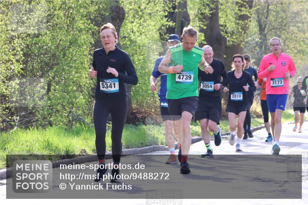 12.04.2026 - 45. Internationalen Wilhelmsburger Insellauf Yannick Fuchs http://msf.ph/oto/9488272 12.04.2026 10:33:41 Laufen 5341, 4739, 3054, 2810, 3173 meine-sportfotos.de