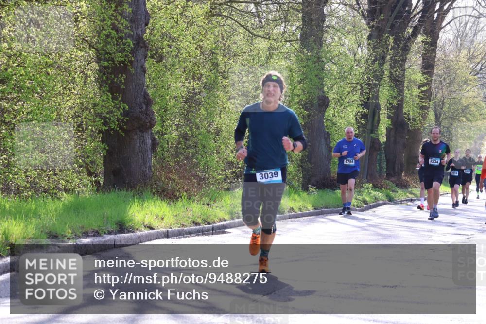 12.04.2026 - 45. Internationalen Wilhelmsburger Insellauf Yannick Fuchs http://msf.ph/oto/9488275 12.04.2026 10:39:25 Laufen 3039, 3234, 4756, 4903, 3049 meine-sportfotos.de