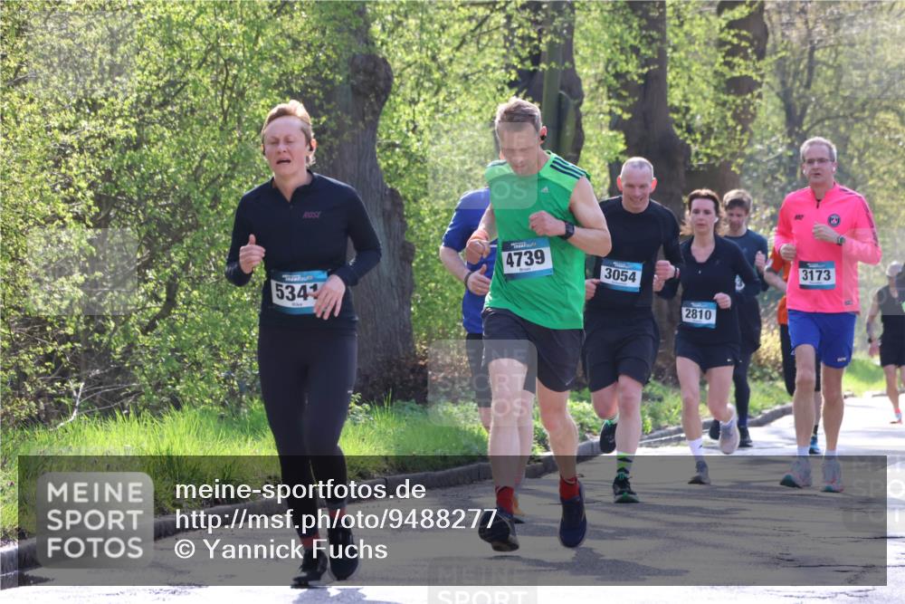 12.04.2026 - 45. Internationalen Wilhelmsburger Insellauf Yannick Fuchs http://msf.ph/oto/9488277 12.04.2026 10:33:42 Laufen 534, 4739, 3054, 2810, 3173 meine-sportfotos.de