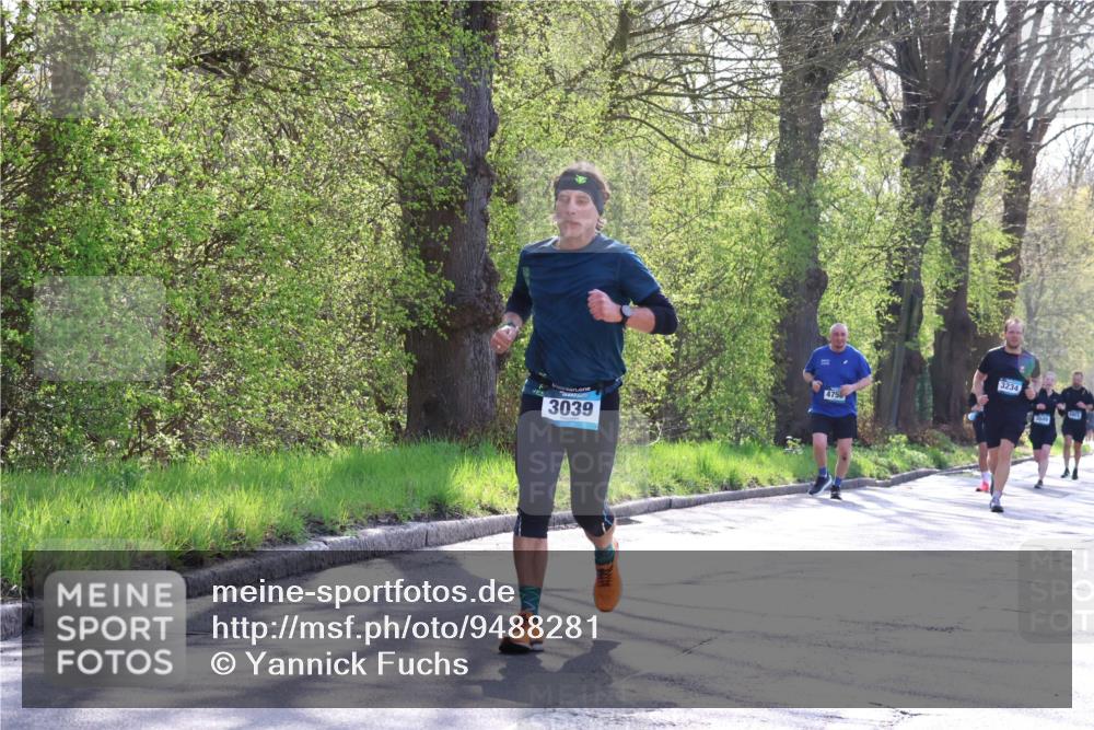 12.04.2026 - 45. Internationalen Wilhelmsburger Insellauf Yannick Fuchs http://msf.ph/oto/9488281 12.04.2026 10:39:26 Laufen 4756, 3039, 3234, 3049 meine-sportfotos.de