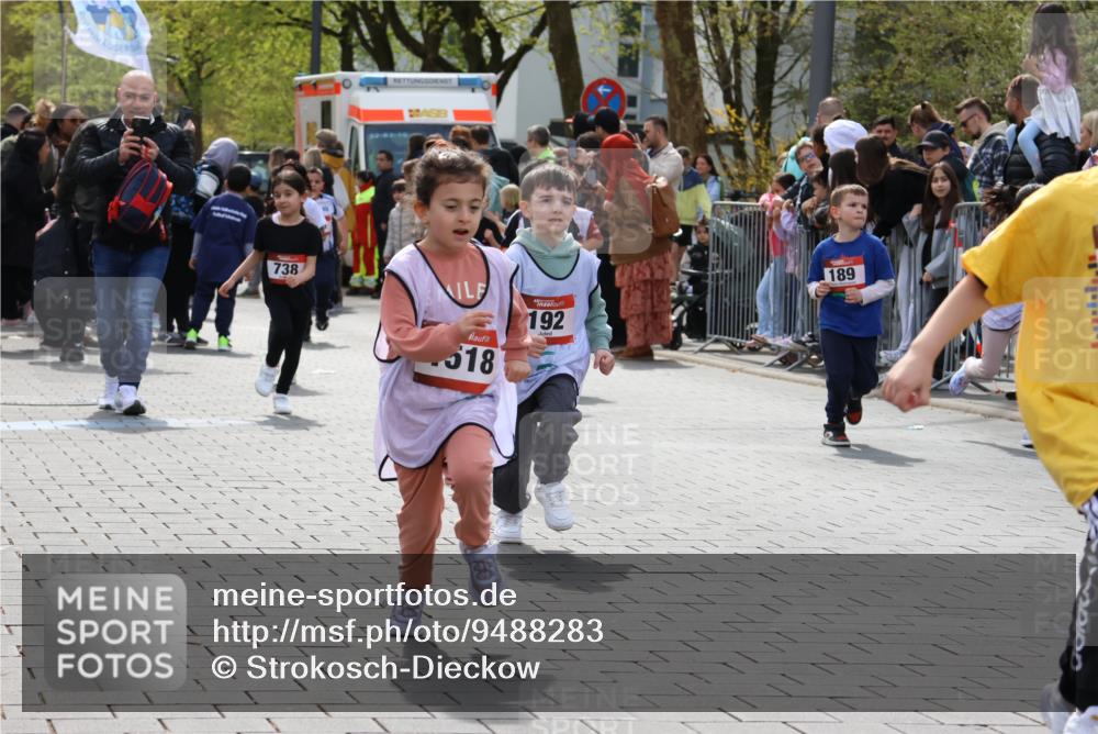 12.04.2026 - 45. Internationalen Wilhelmsburger Insellauf Strokosch-Dieckow http://msf.ph/oto/9488283 12.04.2026 14:10:04 Ziel 640, 248, 441, 723, 119, 186, 224, 745, 207, 920, 770, 182, 19, 913, 181, 529, 942, 157, 1518, 192, 946, 738, 201, 189, 269 meine-sportfotos.de