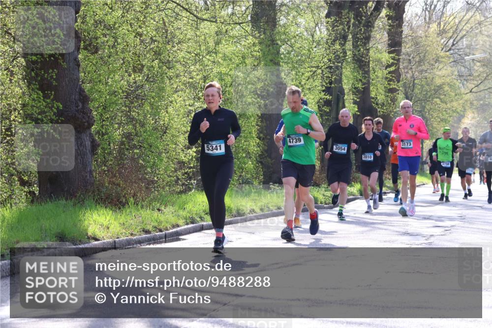 12.04.2026 - 45. Internationalen Wilhelmsburger Insellauf Yannick Fuchs http://msf.ph/oto/9488288 12.04.2026 10:33:42 Laufen 4739, 3173, 5341, 3054, 2810, 4758, 3345 meine-sportfotos.de