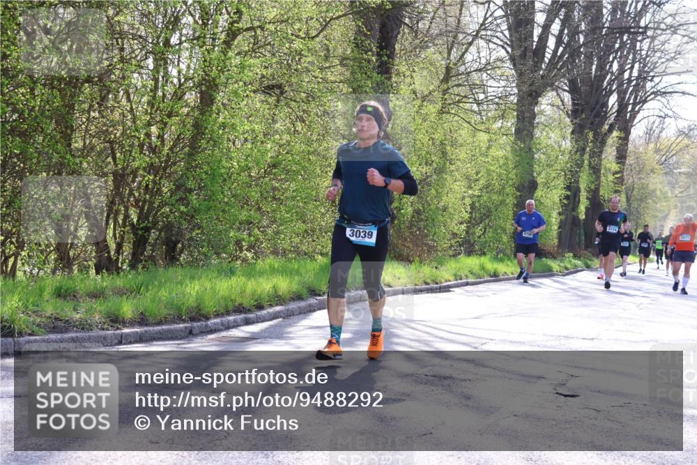 12.04.2026 - 45. Internationalen Wilhelmsburger Insellauf Yannick Fuchs http://msf.ph/oto/9488292 12.04.2026 10:39:26 Laufen 3039, 4756, 3234, 5671 meine-sportfotos.de