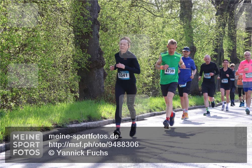 12.04.2026 - 45. Internationalen Wilhelmsburger Insellauf Yannick Fuchs http://msf.ph/oto/9488306 12.04.2026 10:33:43 Laufen 5341, 4739, 2400, 3054, 3653, 2810, 3173 meine-sportfotos.de