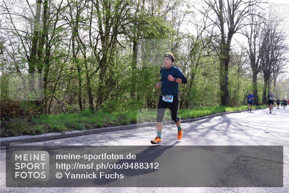 12.04.2026 - 45. Internationalen Wilhelmsburger Insellauf Yannick Fuchs http://msf.ph/oto/9488312 12.04.2026 10:39:28 Laufen 3039 meine-sportfotos.de