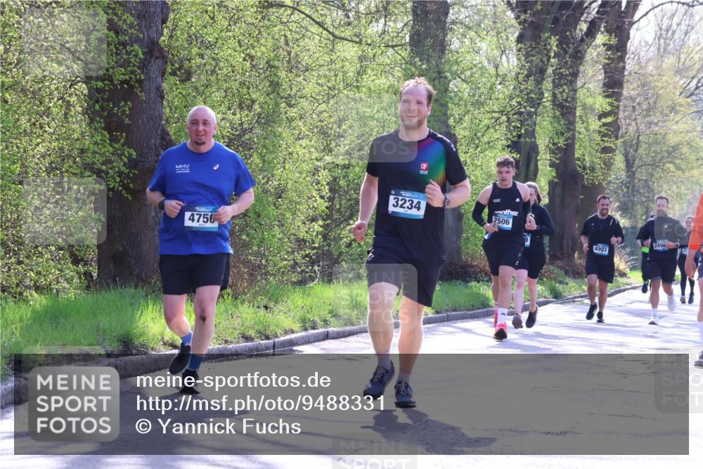 12.04.2026 - 45. Internationalen Wilhelmsburger Insellauf Yannick Fuchs http://msf.ph/oto/9488331 12.04.2026 10:39:30 Laufen 4756, 3234, 2506, 249, 4903 meine-sportfotos.de