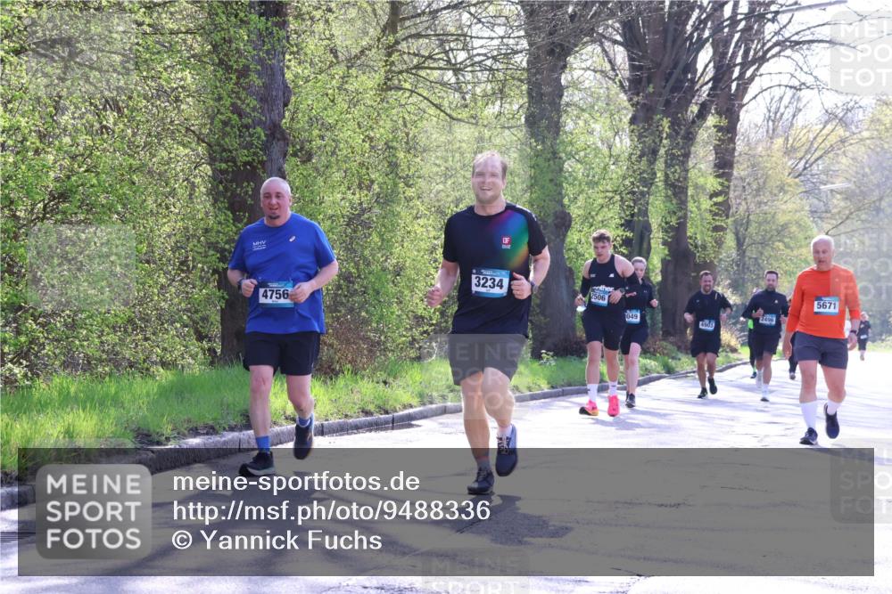 12.04.2026 - 45. Internationalen Wilhelmsburger Insellauf Yannick Fuchs http://msf.ph/oto/9488336 12.04.2026 10:39:30 Laufen 4756, 3234, 2506, 04, 049, 4903, 2496, 5671 meine-sportfotos.de