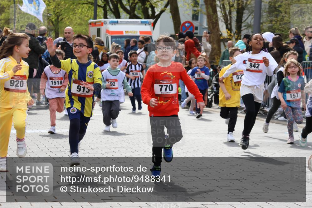 12.04.2026 - 45. Internationalen Wilhelmsburger Insellauf Strokosch-Dieckow http://msf.ph/oto/9488341 12.04.2026 14:10:02 Ziel 1503, 736, 715, 6, 1504, 412, 681, 640, 248, 441, 723, 119, 186, 224, 745, 207, 920, 770, 182, 19, 913, 181, 529, 942, 157, 1518, 192 meine-sportfotos.de