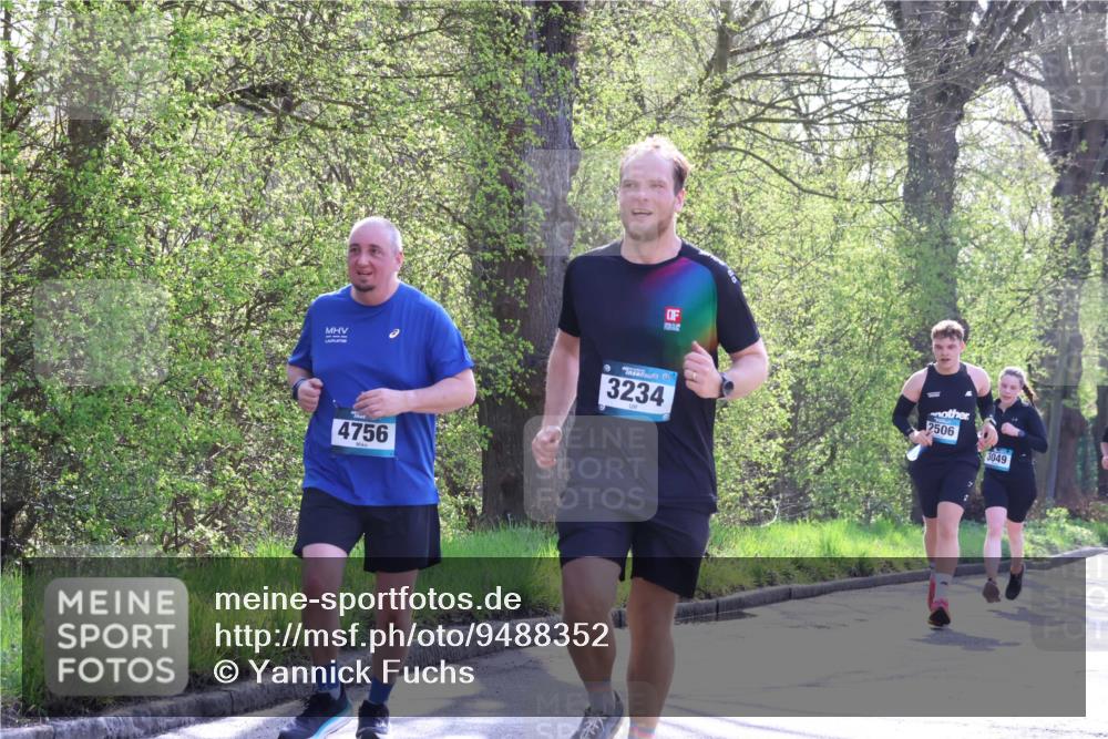 12.04.2026 - 45. Internationalen Wilhelmsburger Insellauf Yannick Fuchs http://msf.ph/oto/9488352 12.04.2026 10:39:32 Laufen 4756, 3234, 2506, 3049 meine-sportfotos.de