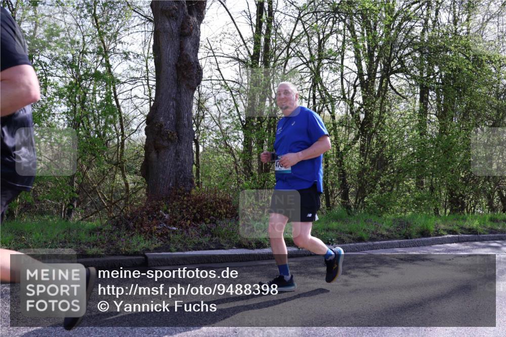 12.04.2026 - 45. Internationalen Wilhelmsburger Insellauf Yannick Fuchs http://msf.ph/oto/9488398 12.04.2026 10:39:34 Laufen 47 meine-sportfotos.de