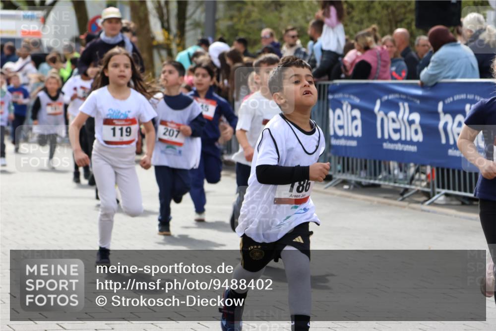 12.04.2026 - 45. Internationalen Wilhelmsburger Insellauf Strokosch-Dieckow http://msf.ph/oto/9488402 12.04.2026 14:09:59 Ziel 907, 158, 268, 543, 721, 1503, 736, 715, 6, 1504, 412, 681, 640, 248, 441, 723, 119, 186, 224, 745, 207, 920, 770, 182, 19, 913, 181, 529, 942, 157, 1518 meine-sportfotos.de