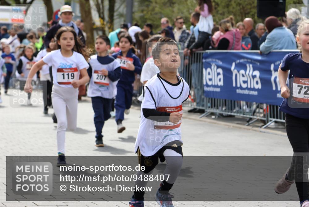12.04.2026 - 45. Internationalen Wilhelmsburger Insellauf Strokosch-Dieckow http://msf.ph/oto/9488407 12.04.2026 14:09:59 Ziel 907, 158, 268, 543, 721, 1503, 736, 715, 6, 1504, 412, 681, 640, 248, 441, 723, 119, 186, 224, 745, 207, 920, 770, 182, 19, 913, 181, 529, 942, 157, 1518 meine-sportfotos.de