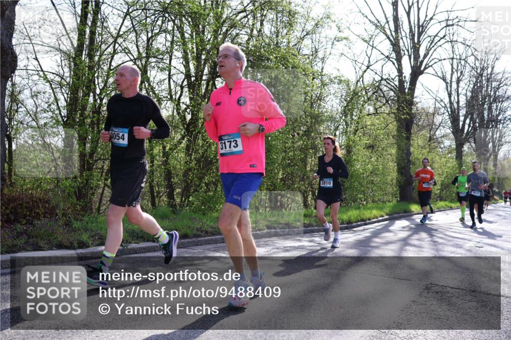 12.04.2026 - 45. Internationalen Wilhelmsburger Insellauf Yannick Fuchs http://msf.ph/oto/9488409 12.04.2026 10:33:51 Laufen 3054, 3173, 2810, 4815, 750 meine-sportfotos.de