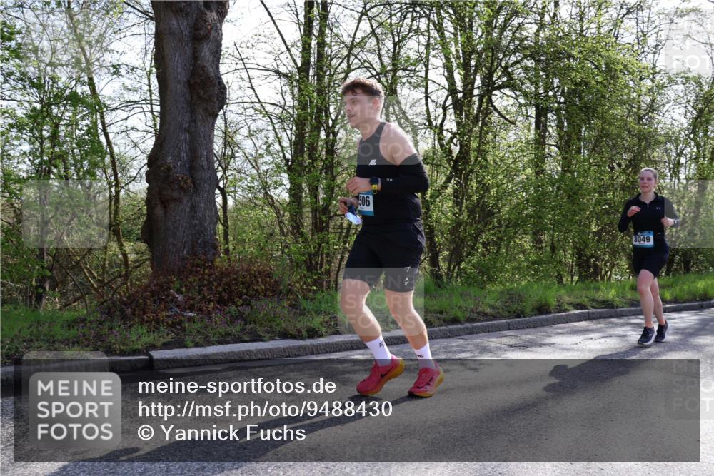 12.04.2026 - 45. Internationalen Wilhelmsburger Insellauf Yannick Fuchs http://msf.ph/oto/9488430 12.04.2026 10:39:38 Laufen 506, 3049 meine-sportfotos.de