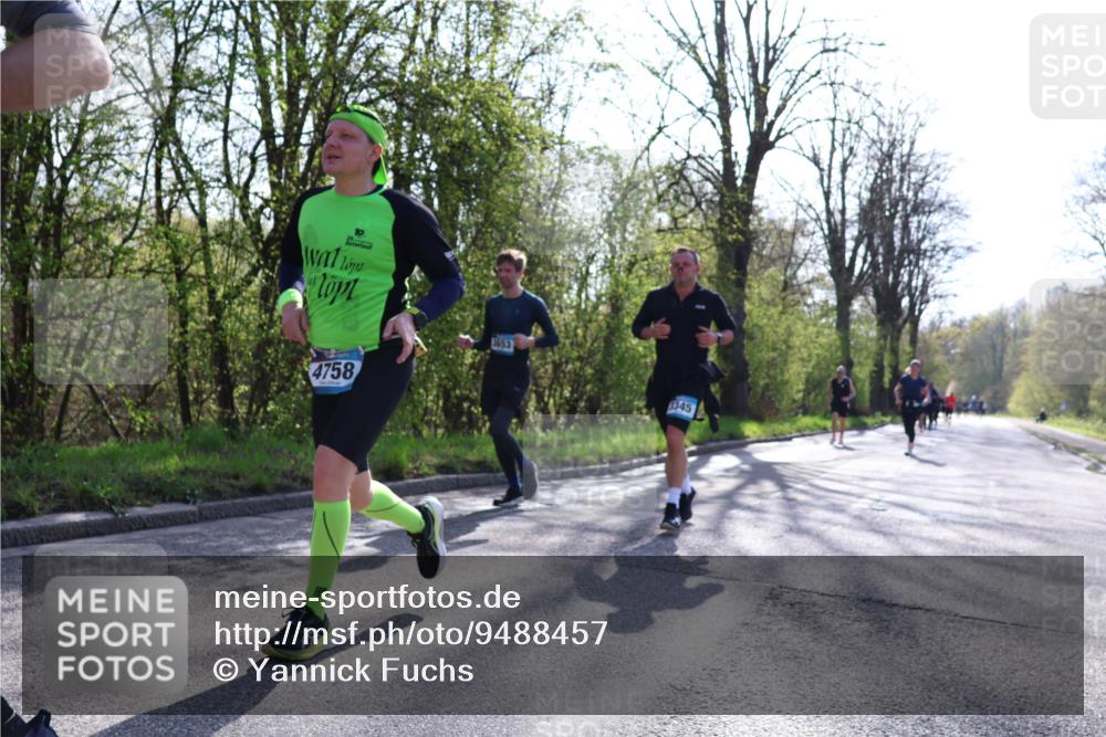 12.04.2026 - 45. Internationalen Wilhelmsburger Insellauf Yannick Fuchs http://msf.ph/oto/9488457 12.04.2026 10:33:54 Laufen 4758, 3653, 3345 meine-sportfotos.de