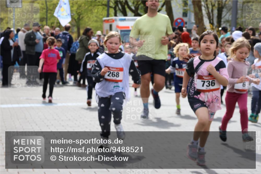12.04.2026 - 45. Internationalen Wilhelmsburger Insellauf Strokosch-Dieckow http://msf.ph/oto/9488521 12.04.2026 14:09:54 Ziel 200, 563, 53, 712, 1512, 1525, 551, 764, 567, 720, 719, 907, 158, 268, 543, 721, 1503, 736, 715, 6, 1504, 412, 681, 640, 248, 441, 723, 119, 186 meine-sportfotos.de