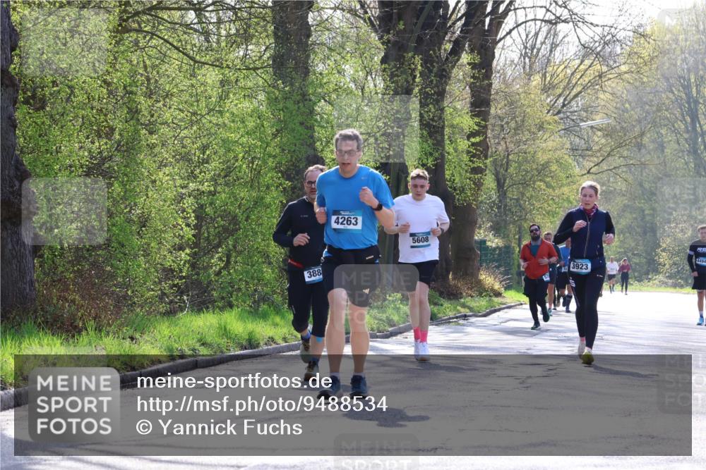 12.04.2026 - 45. Internationalen Wilhelmsburger Insellauf Yannick Fuchs http://msf.ph/oto/9488534 12.04.2026 10:39:55 Laufen 388, 4263, 5608, 3923, 4494, 1934 meine-sportfotos.de