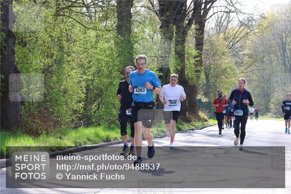 12.04.2026 - 45. Internationalen Wilhelmsburger Insellauf Yannick Fuchs http://msf.ph/oto/9488537 12.04.2026 10:39:55 Laufen 38, 4263, 5608, 3923, 4494 meine-sportfotos.de
