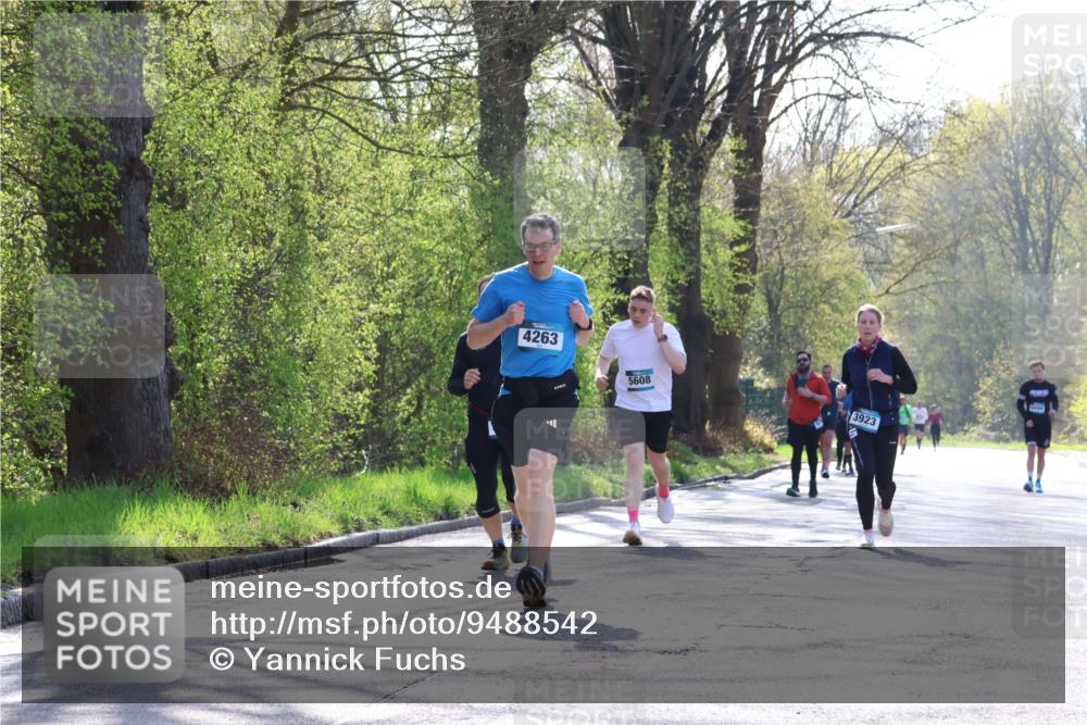 12.04.2026 - 45. Internationalen Wilhelmsburger Insellauf Yannick Fuchs http://msf.ph/oto/9488542 12.04.2026 10:39:56 Laufen 4263, 5608, 3923, 4414 meine-sportfotos.de