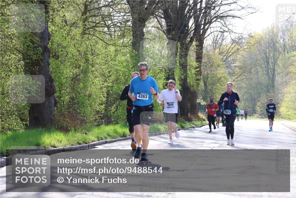 12.04.2026 - 45. Internationalen Wilhelmsburger Insellauf Yannick Fuchs http://msf.ph/oto/9488544 12.04.2026 10:39:56 Laufen 4263, 5608, 3923, 6494 meine-sportfotos.de