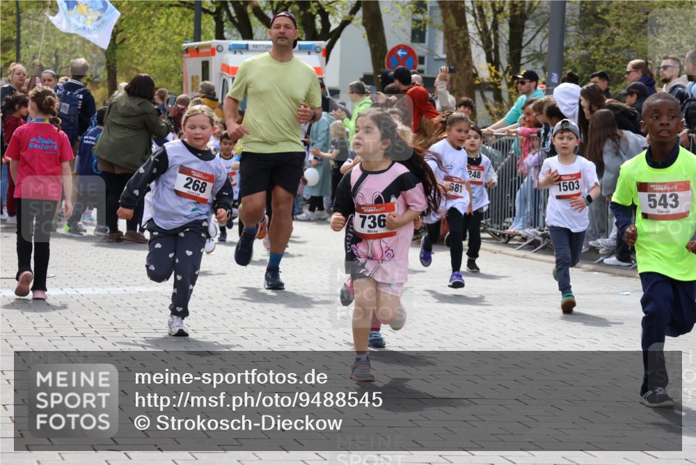 12.04.2026 - 45. Internationalen Wilhelmsburger Insellauf Strokosch-Dieckow http://msf.ph/oto/9488545 12.04.2026 14:09:53 Ziel 284, 44, 200, 563, 53, 712, 1512, 1525, 551, 764, 567, 720, 719, 907, 158, 268, 543, 721, 1503, 736, 715, 6, 1504, 412, 681, 640, 248, 441 meine-sportfotos.de