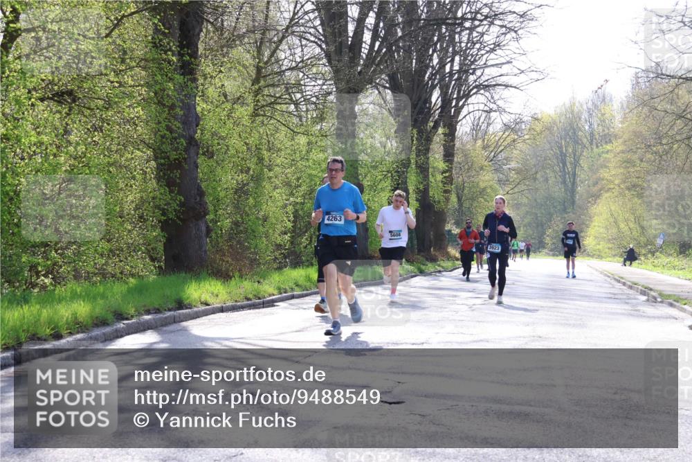 12.04.2026 - 45. Internationalen Wilhelmsburger Insellauf Yannick Fuchs http://msf.ph/oto/9488549 12.04.2026 10:39:56 Laufen 4263, 5608, 3923 meine-sportfotos.de